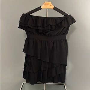 Chic Black Ruffle strapless top dressy medium